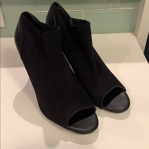 Nine West Black Peep Toe Heels, Size 8 1/2